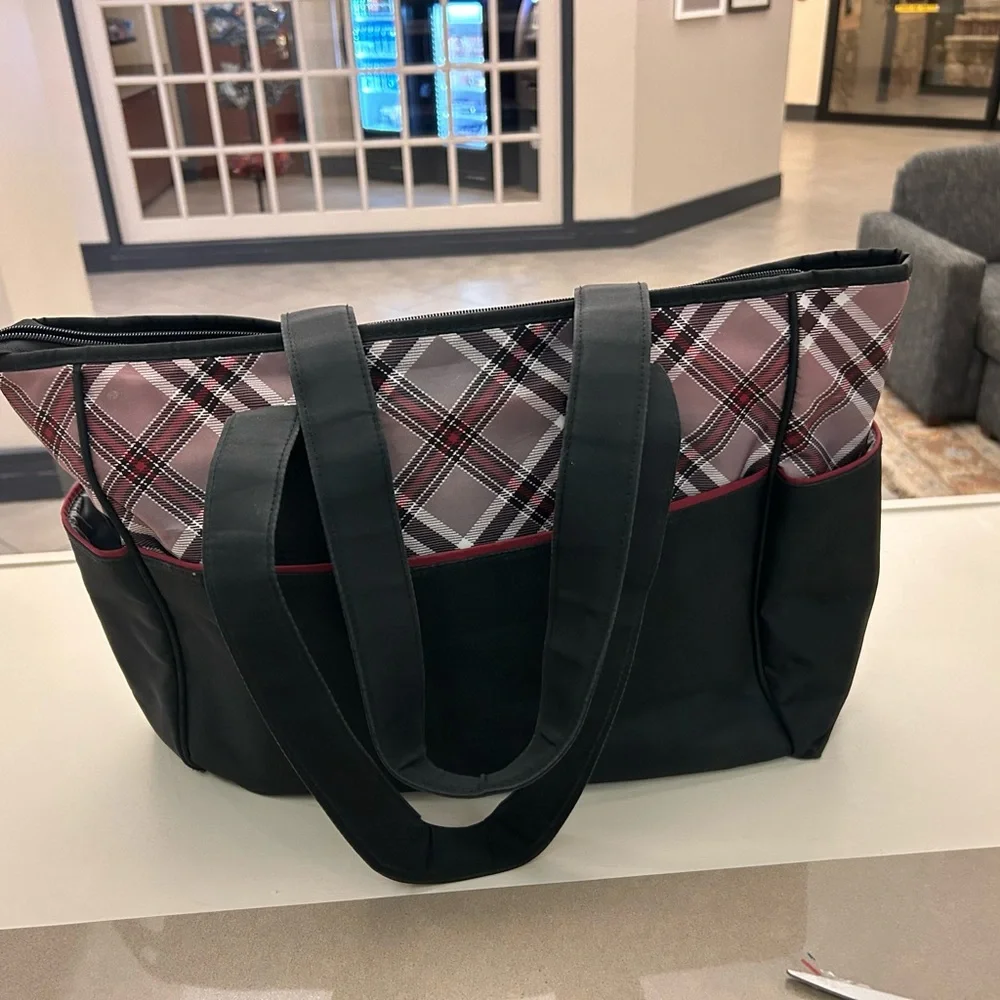 Eddie Bauer Black and Red Duffel Bag with Mesh Panels-like new